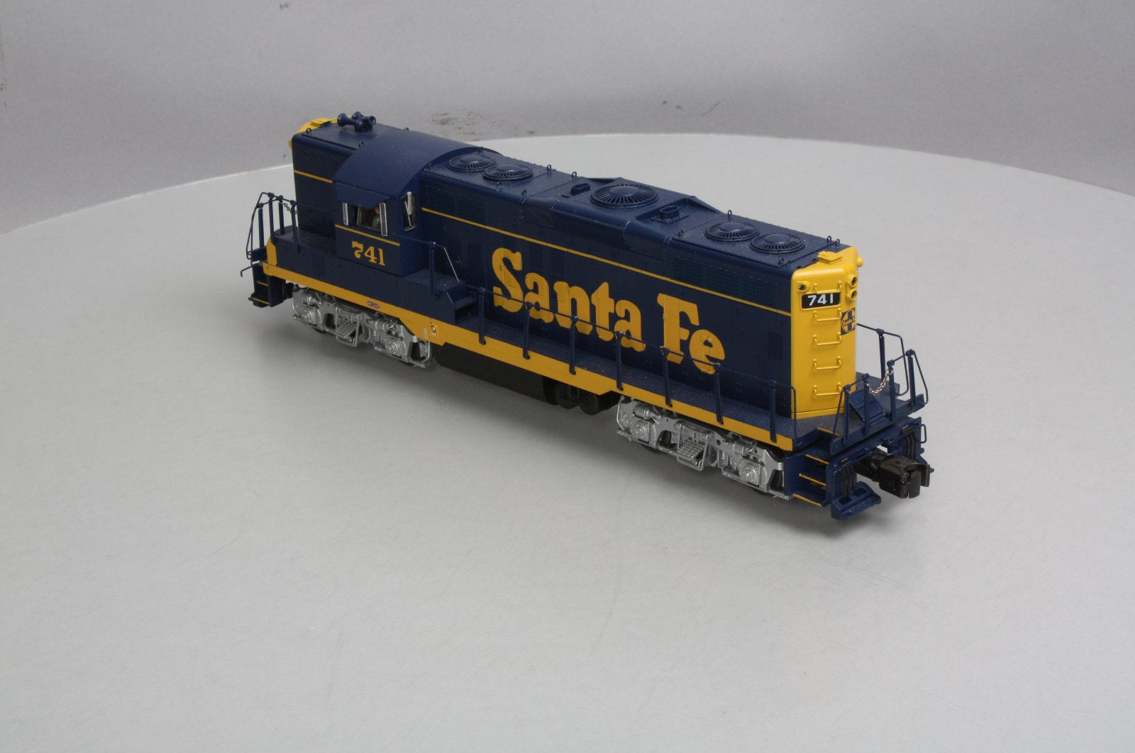 Lionel 6-34736 Santa Fe Legacy Scale GP9 Diesel Locomotive #741