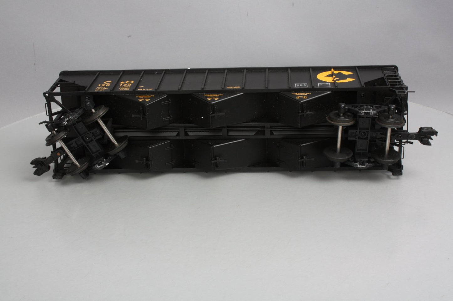 USA Trains 14013 G Chessie 70-Ton 3-Bay Coal Hopper - Metal Wheels