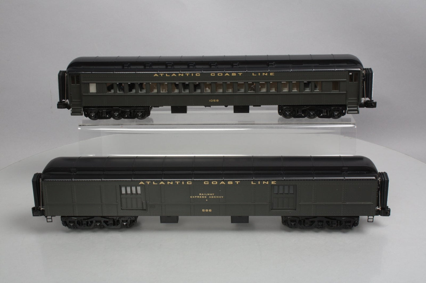 MTH 20-4490 O ACL 70' Madison Baggage/Coach Passenger Car Set (Set of 2)