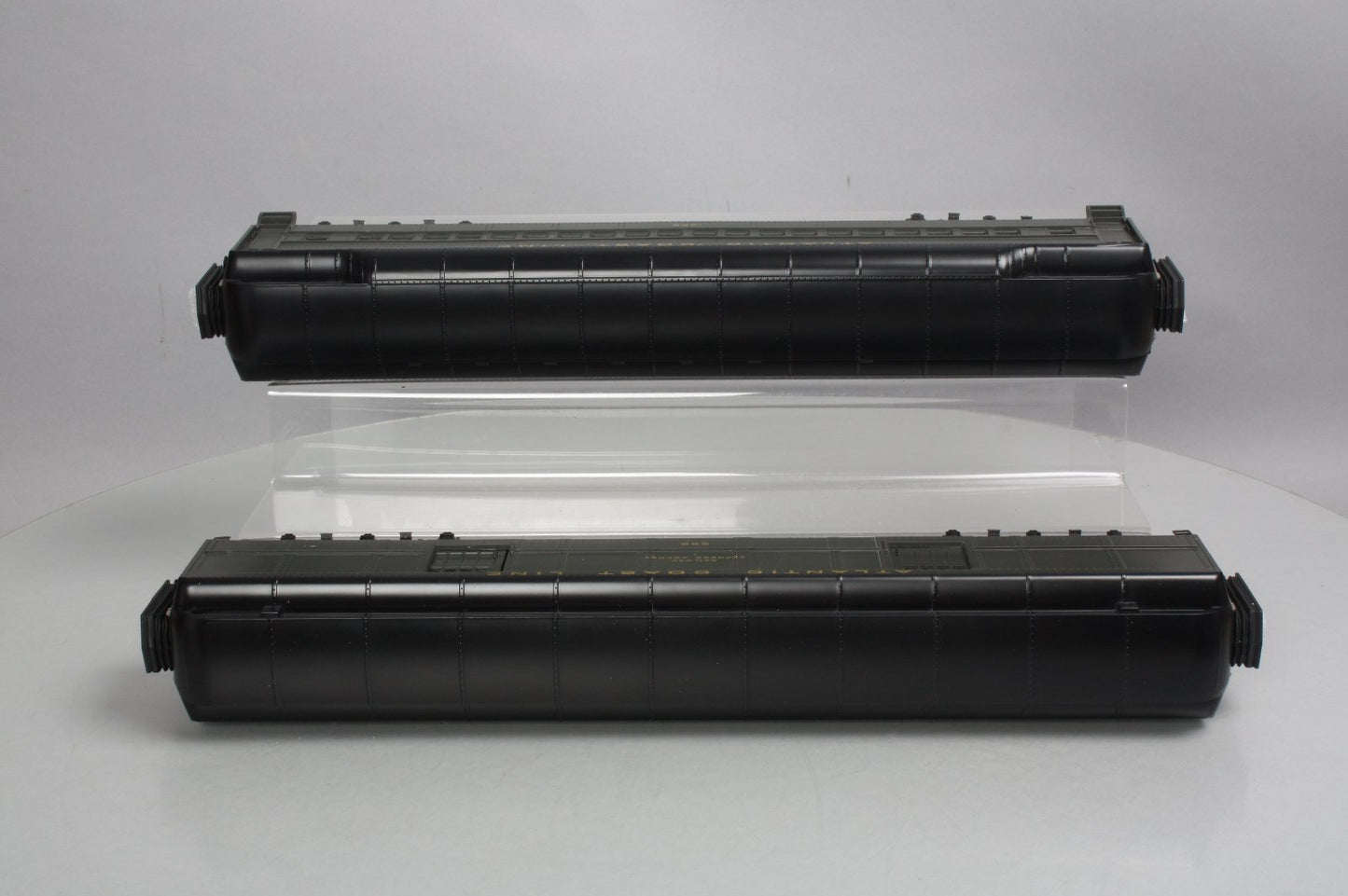 MTH 20-4490 O ACL 70' Madison Baggage/Coach Passenger Car Set (Set of 2)