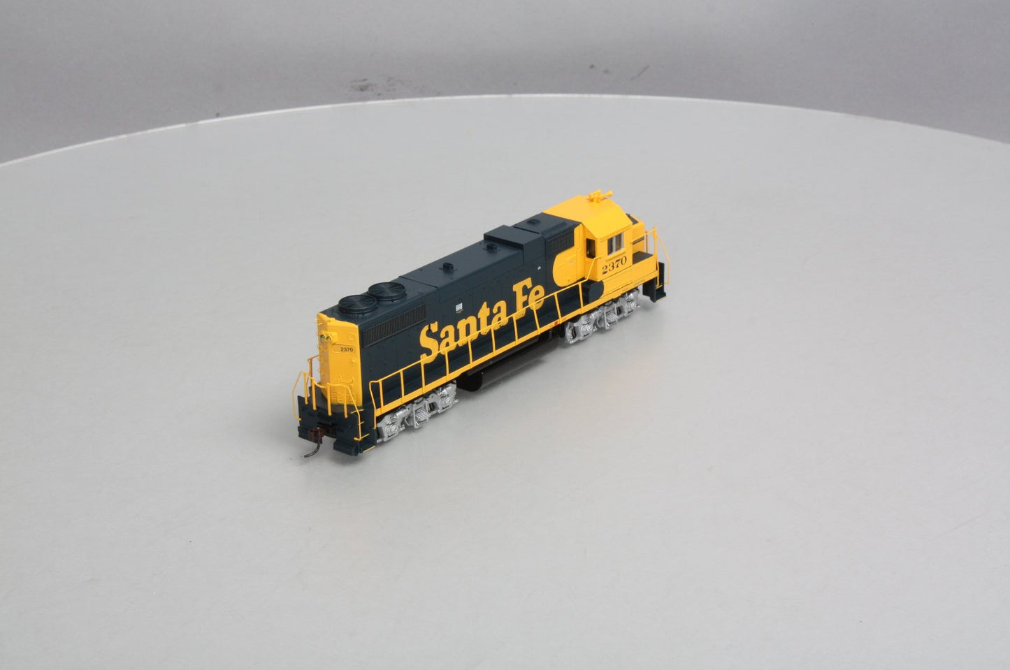Athearn 78939 HO Santa Fe GP38-2 Diesel Locomotive #2370