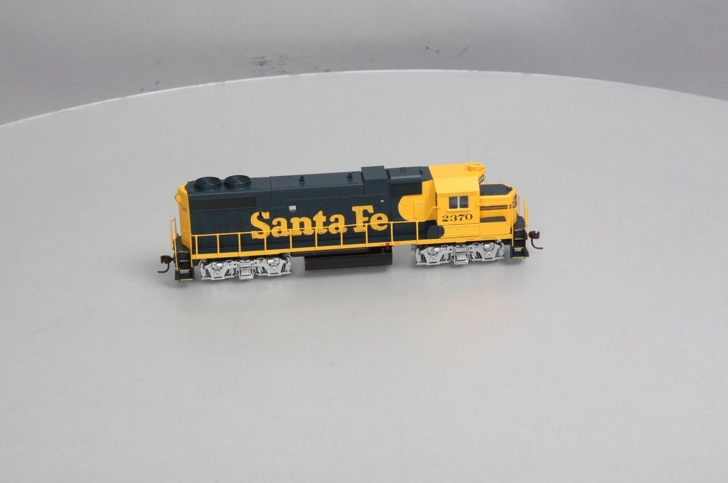 Athearn 78939 HO Santa Fe GP38-2 Diesel Locomotive #2370