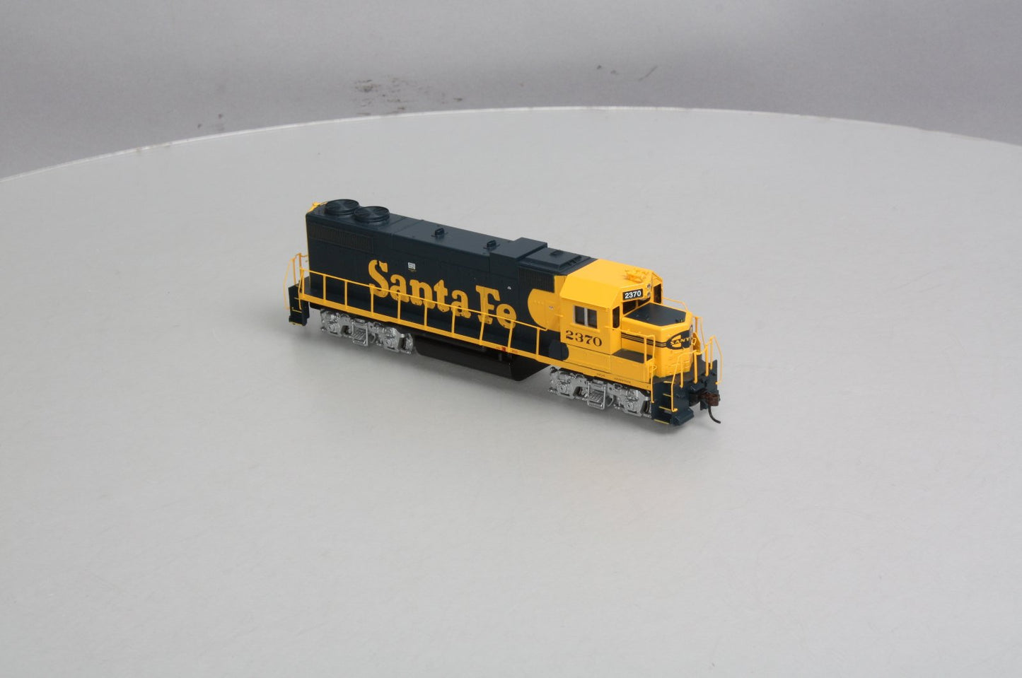 Athearn 78939 HO Santa Fe GP38-2 Diesel Locomotive #2370
