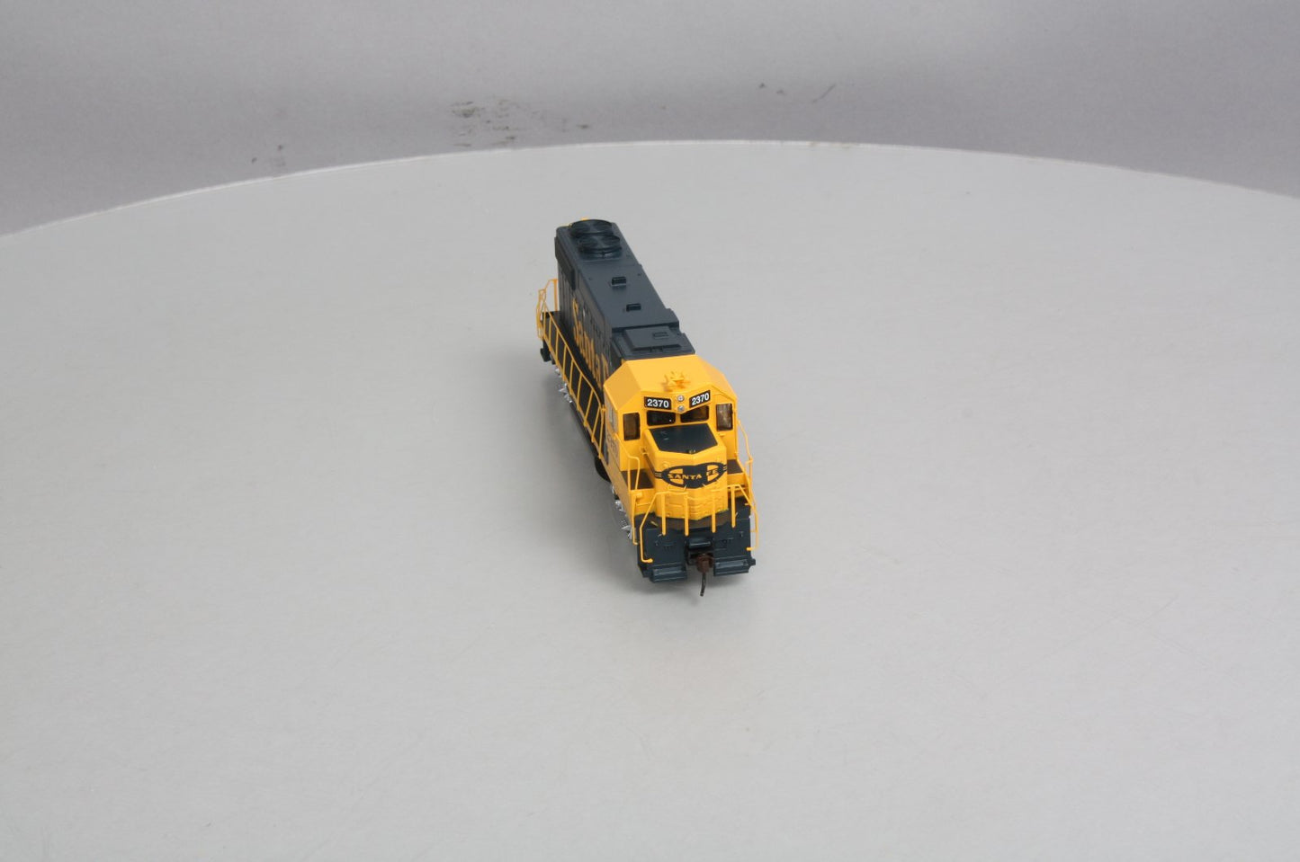 Athearn 78939 HO Santa Fe GP38-2 Diesel Locomotive #2370