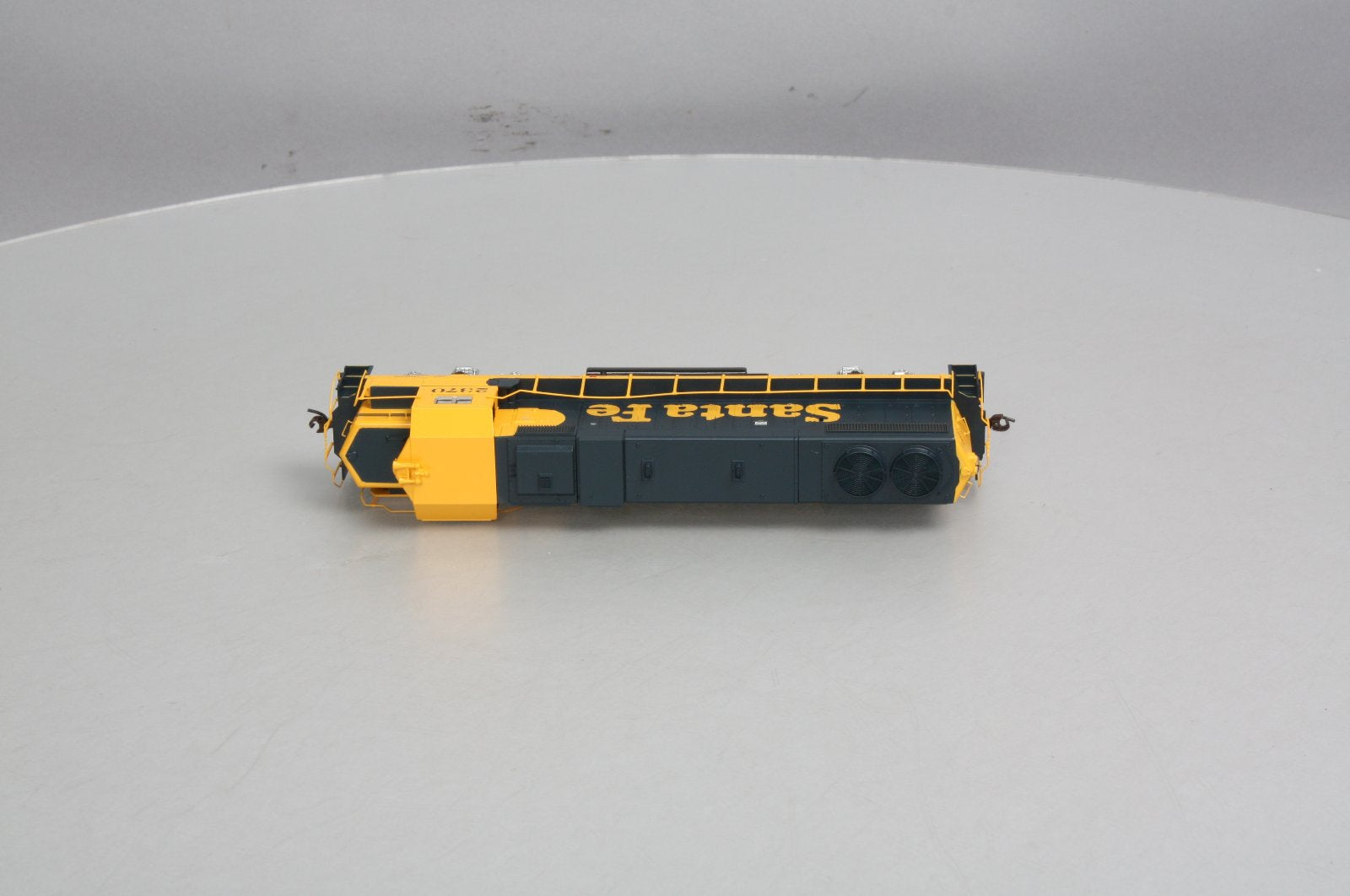 Athearn 78939 HO Santa Fe GP38-2 Diesel Locomotive #2370