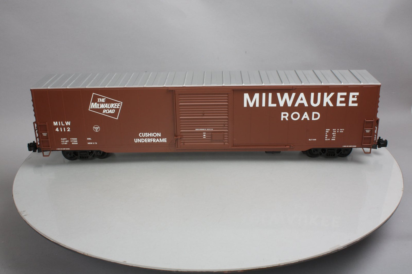 USA Trains R19418A G Milwaukee Road 60 ft Boxcar - Metal Wheels