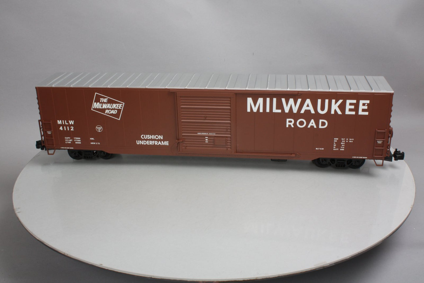 USA Trains R19418A G Milwaukee Road 60 ft Boxcar - Metal Wheels