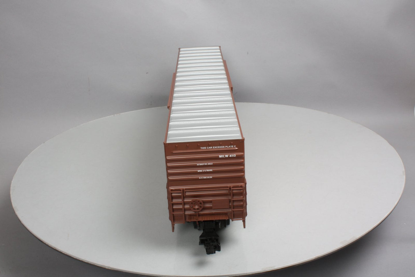 USA Trains R19418A G Milwaukee Road 60 ft Boxcar - Metal Wheels
