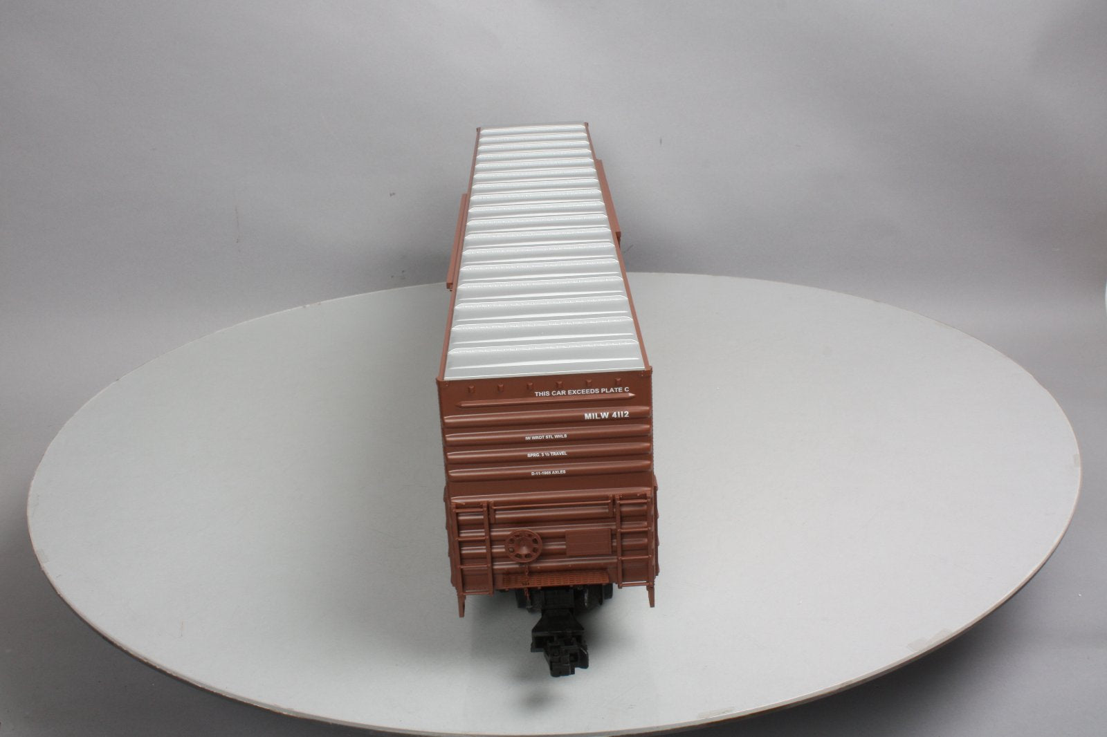 USA Trains R19418A G Milwaukee Road 60 ft Boxcar - Metal Wheels