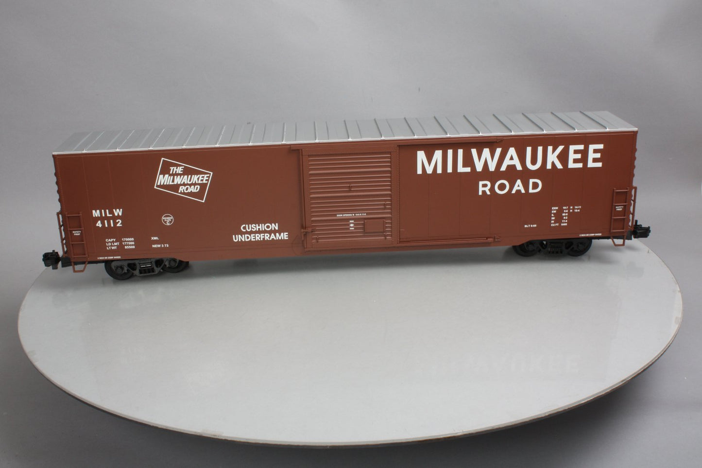USA Trains R19418A G Milwaukee Road 60 ft Boxcar - Metal Wheels