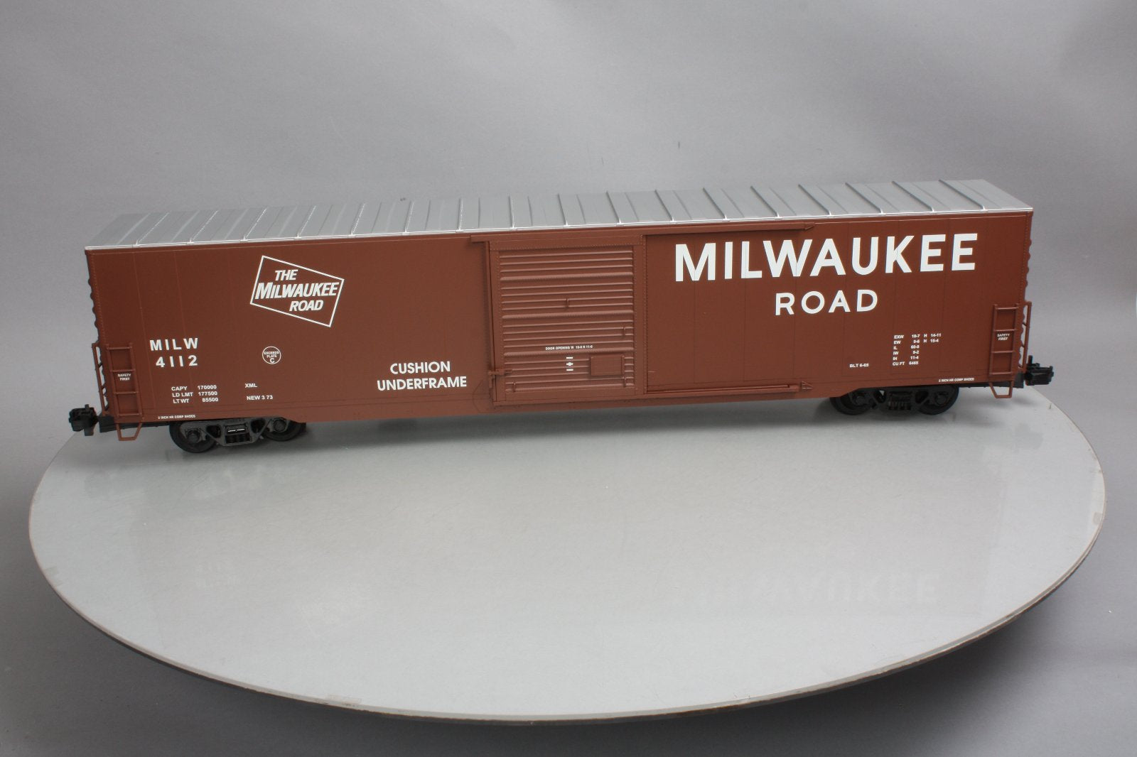 USA Trains R19418A G Milwaukee Road 60 ft Boxcar - Metal Wheels