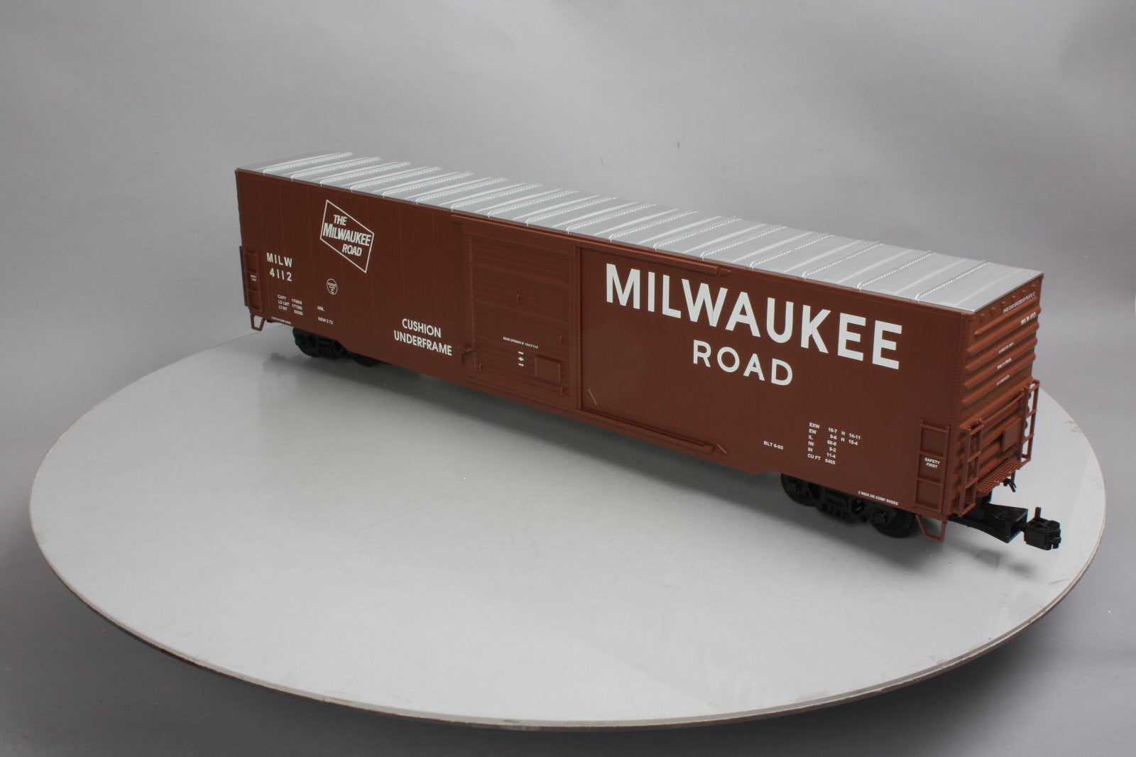 USA Trains R19418A G Milwaukee Road 60 ft Boxcar - Metal Wheels