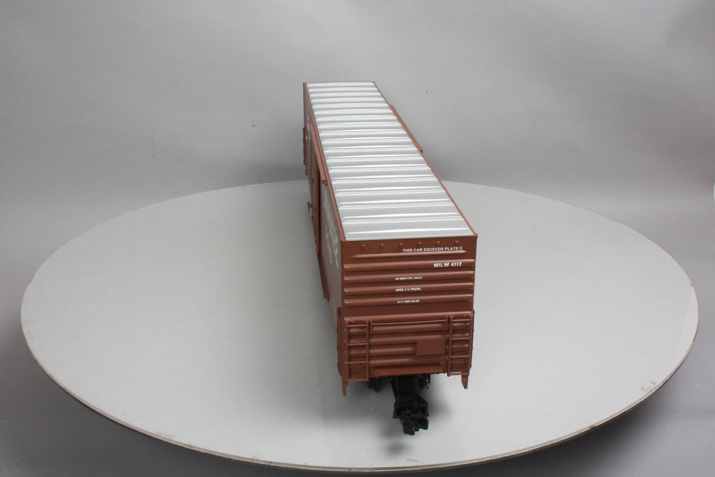USA Trains R19418A G Milwaukee Road 60 ft Boxcar - Metal Wheels
