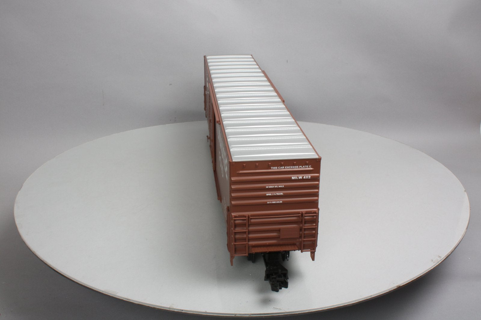 USA Trains R19418A G Milwaukee Road 60 ft Boxcar - Metal Wheels