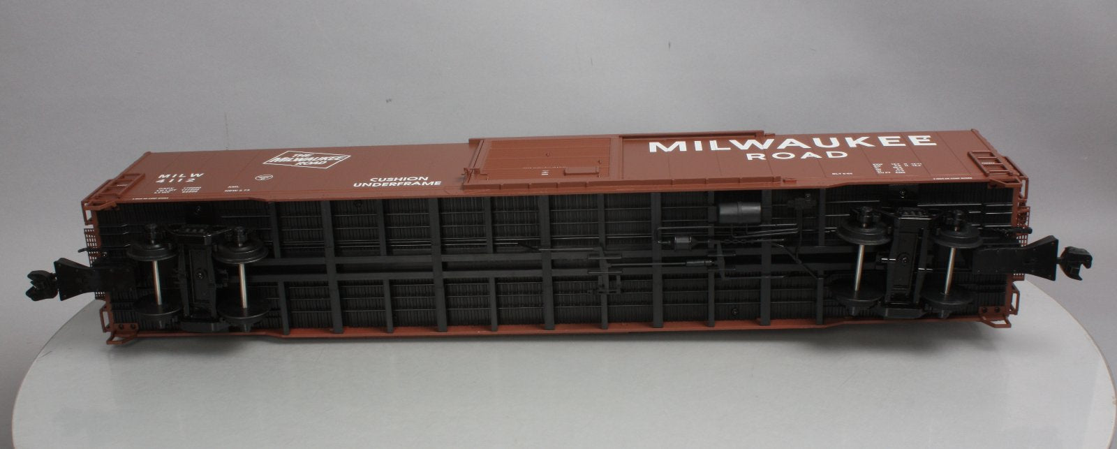 USA Trains R19418A G Milwaukee Road 60 ft Boxcar - Metal Wheels