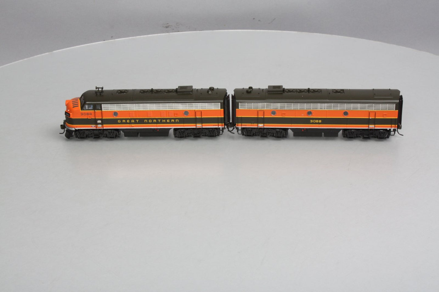 Broadway Limited 410 HO Great Northern Diesel F7A-B Set #308A/#308B
