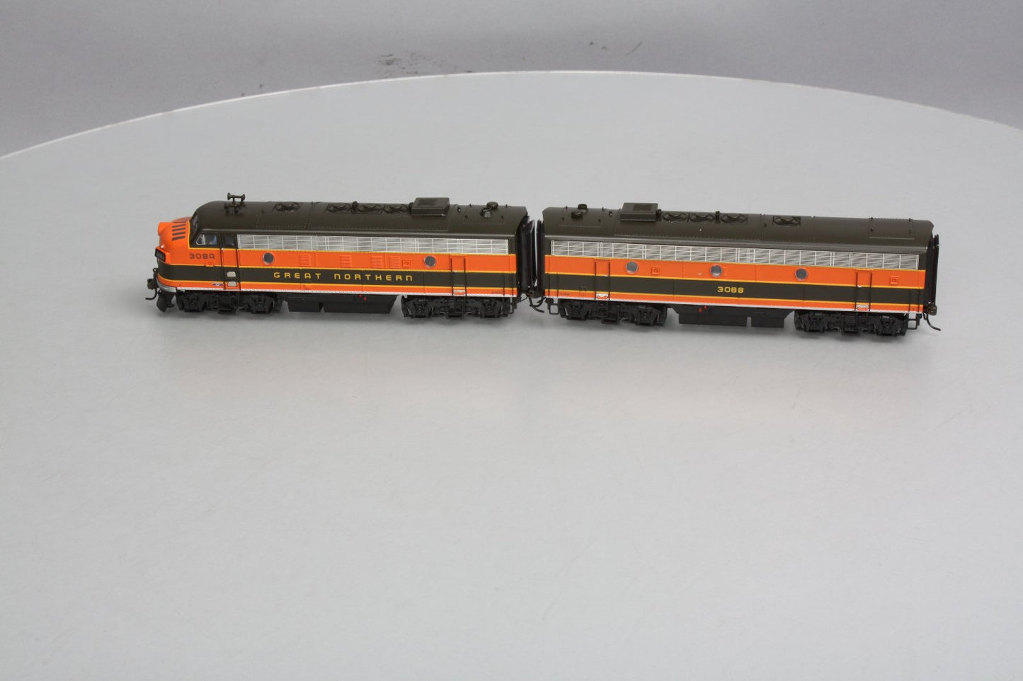 Broadway Limited 410 HO Great Northern Diesel F7A-B Set #308A/#308B