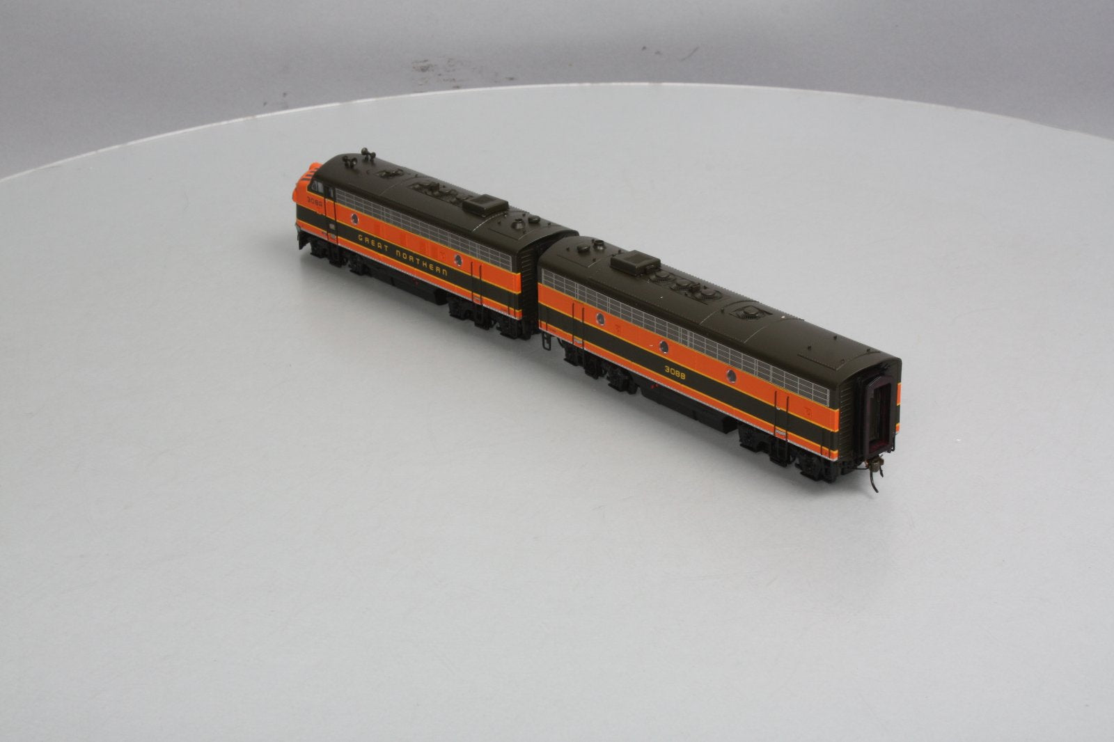 Broadway Limited 410 HO Great Northern Diesel F7A-B Set #308A/#308B