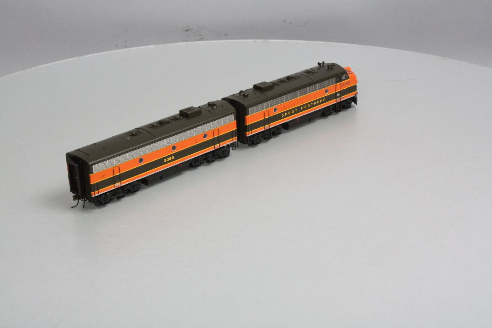 Broadway Limited 410 HO Great Northern Diesel F7A-B Set #308A/#308B