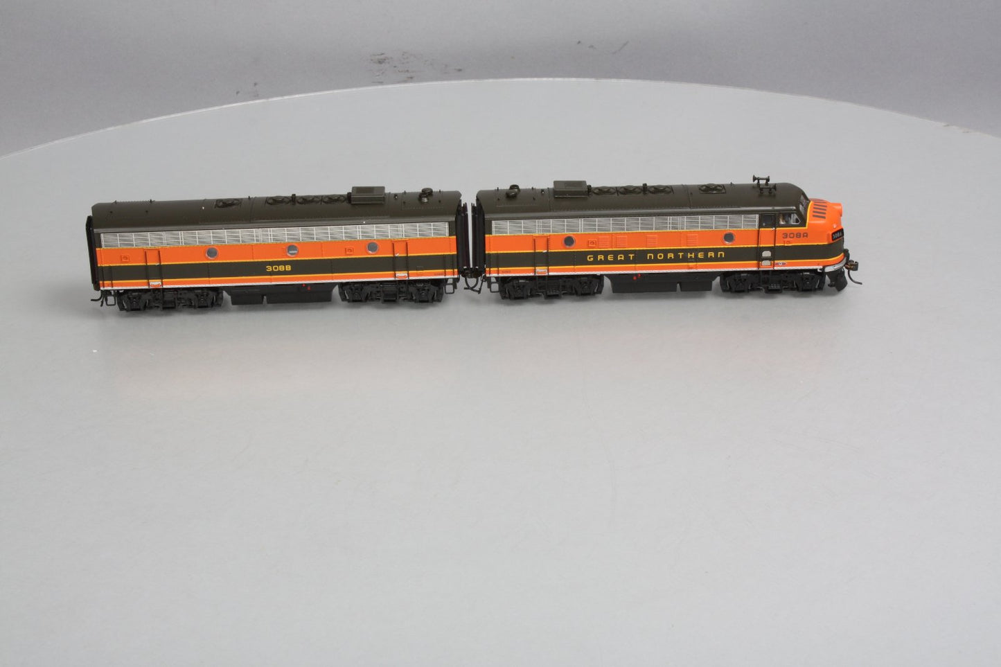 Broadway Limited 410 HO Great Northern Diesel F7A-B Set #308A/#308B