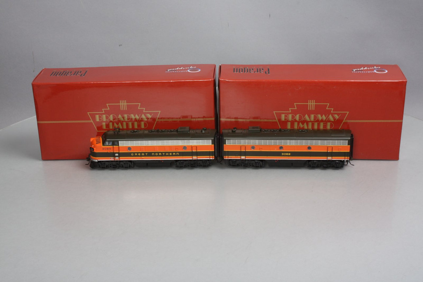 Broadway Limited 410 HO Great Northern Diesel F7A-B Set #308A/#308B