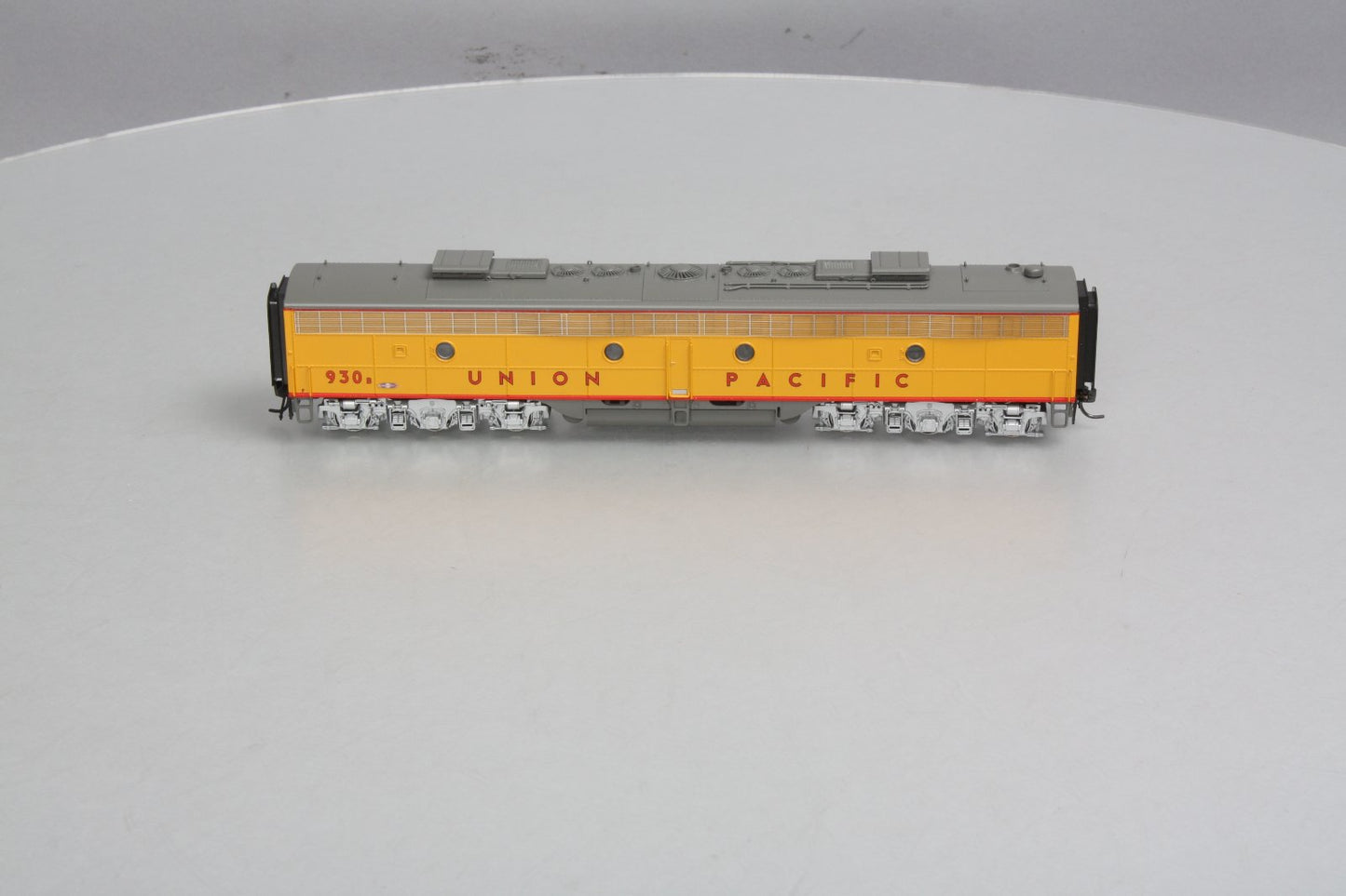 Broadway Limited 331 HO Union Pacific EMD E8B Diesel Locomotive DCC/Sound #930B