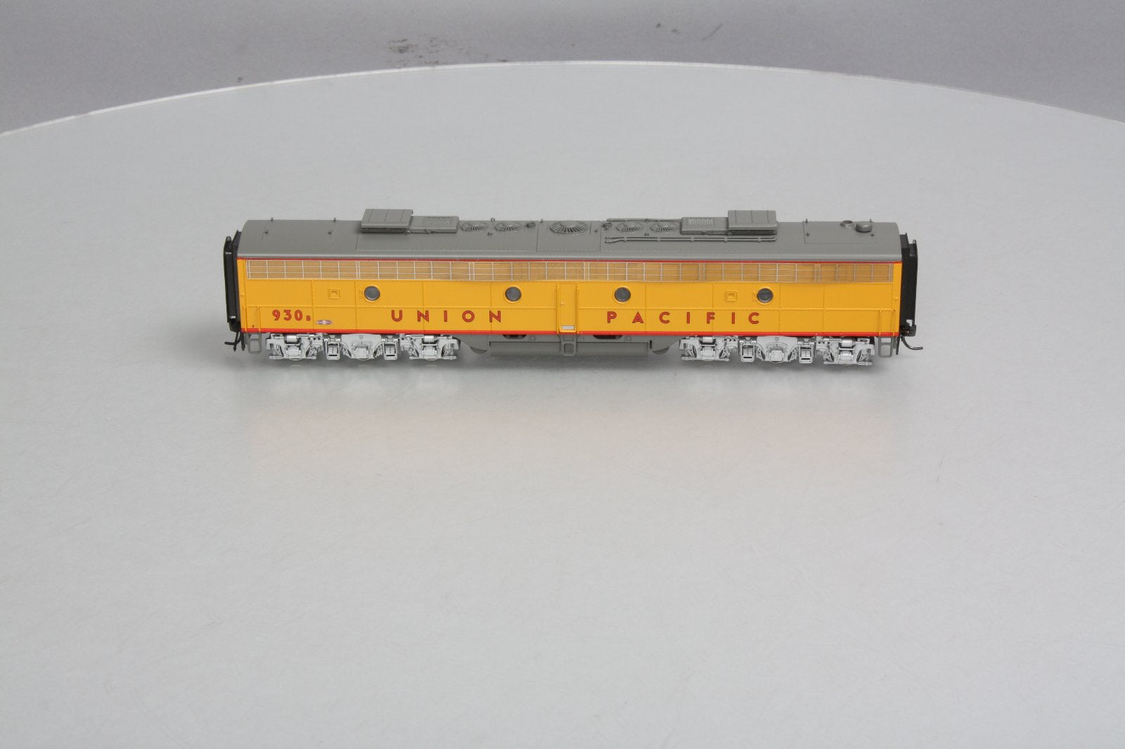 Broadway Limited 331 HO Union Pacific EMD E8B Diesel Locomotive DCC/Sound #930B