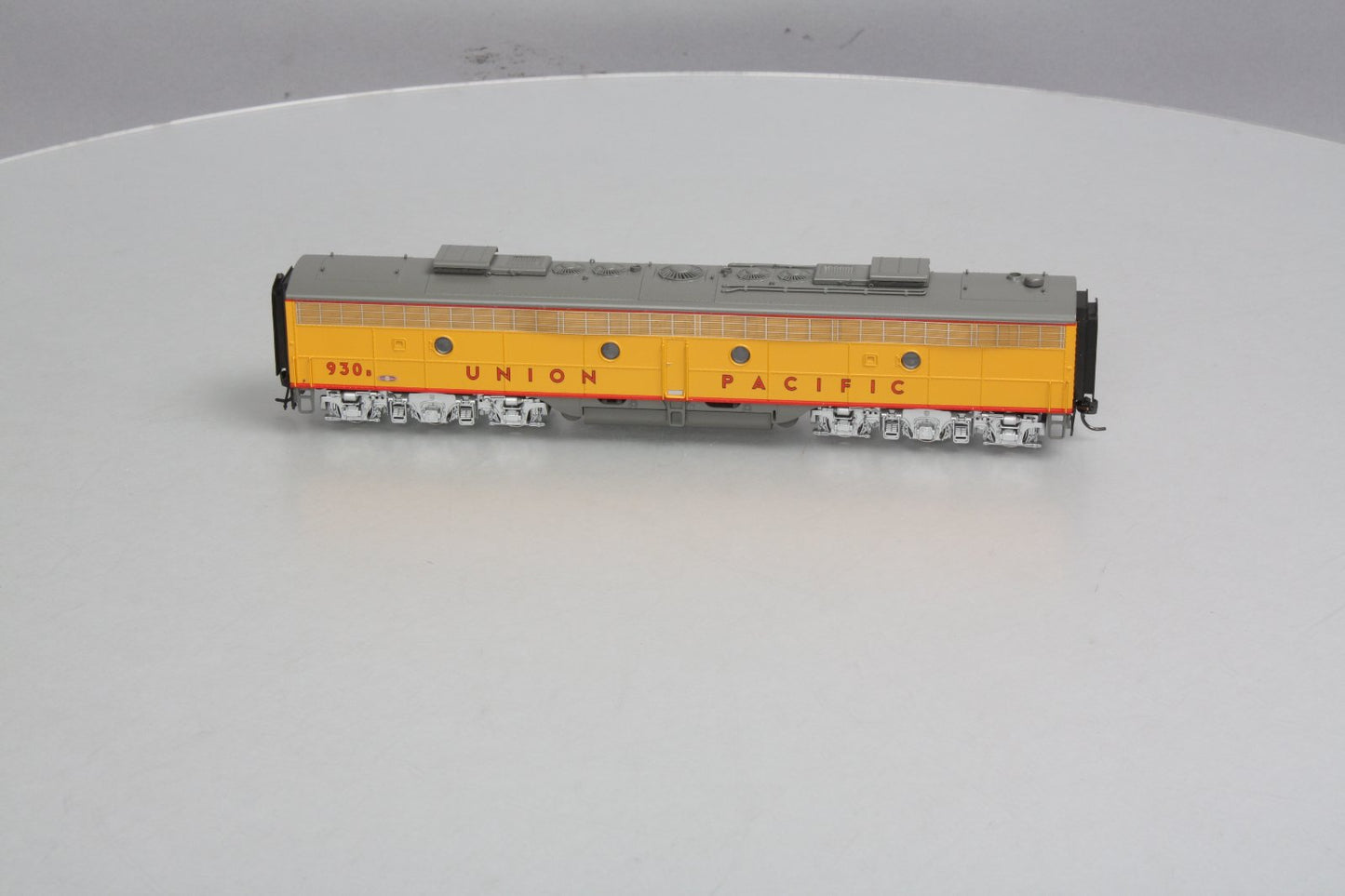 Broadway Limited 331 HO Union Pacific EMD E8B Diesel Locomotive DCC/Sound #930B
