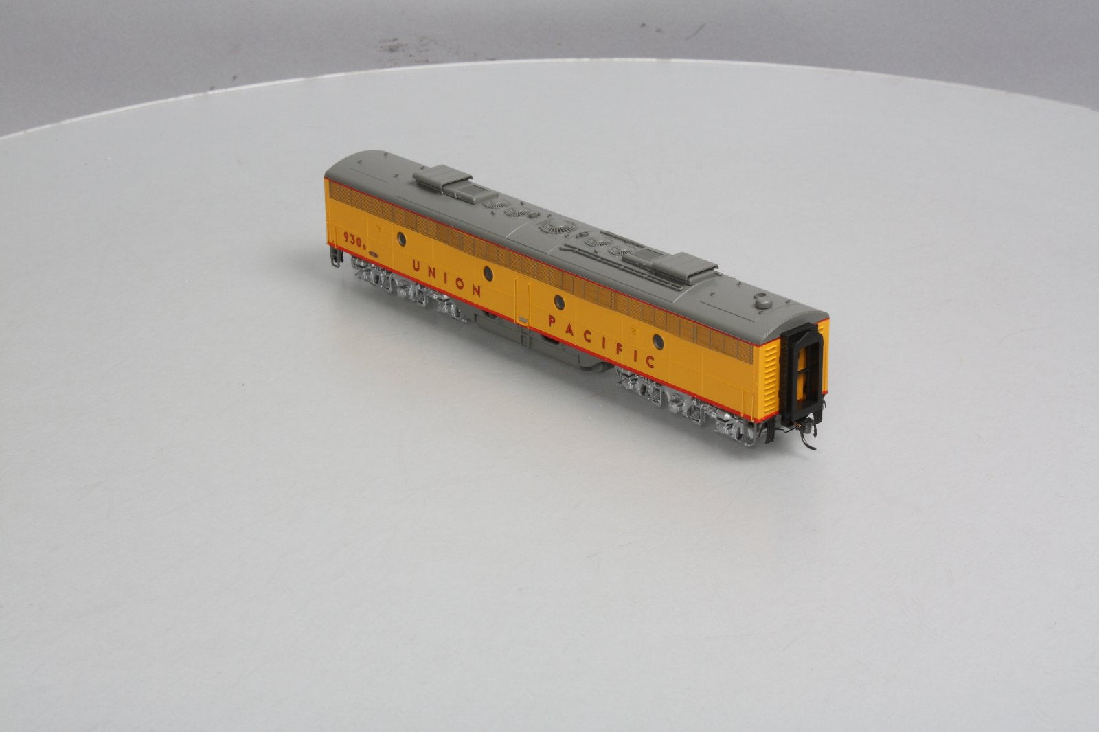 Broadway Limited 331 HO Union Pacific EMD E8B Diesel Locomotive DCC/Sound #930B
