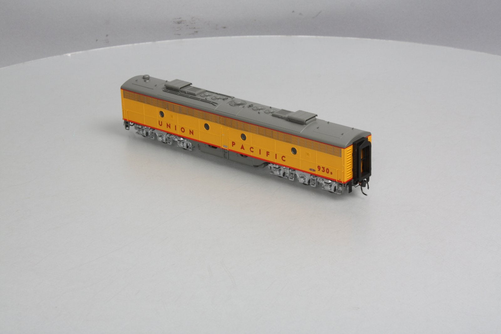 Broadway Limited 331 HO Union Pacific EMD E8B Diesel Locomotive DCC/Sound #930B