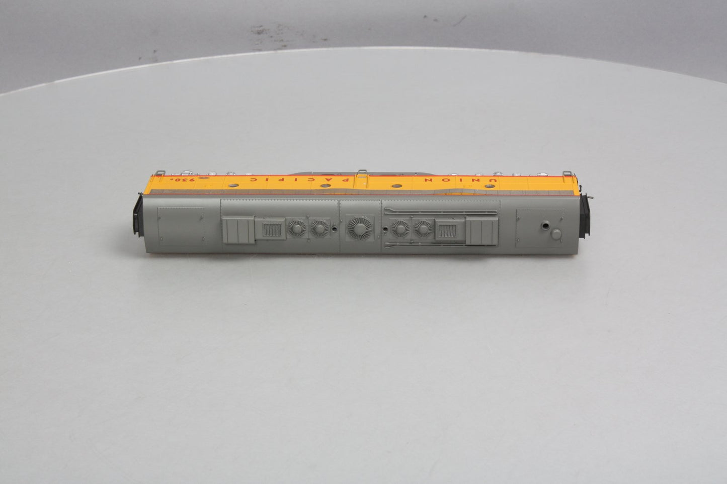 Broadway Limited 331 HO Union Pacific EMD E8B Diesel Locomotive DCC/Sound #930B