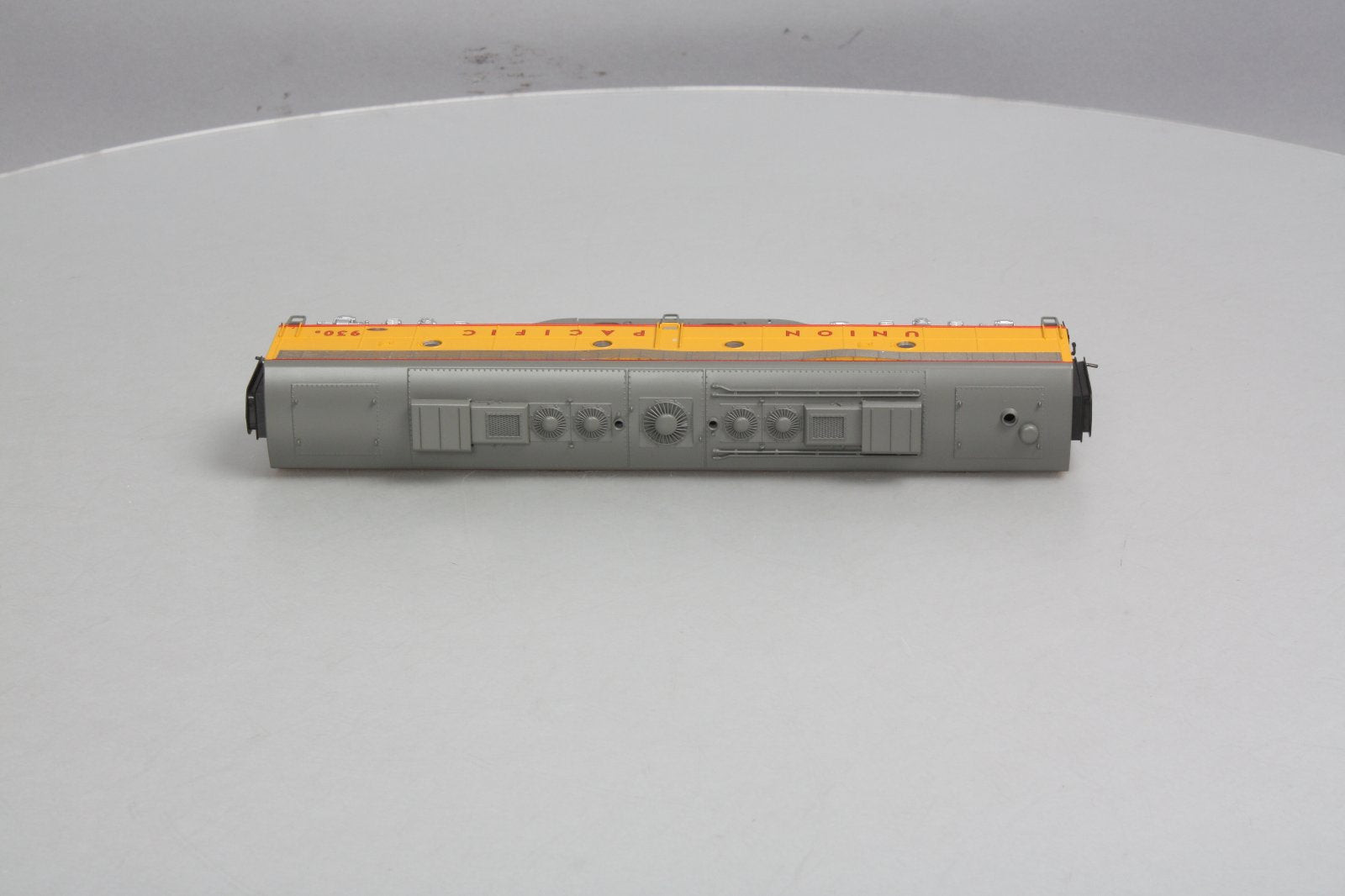 Broadway Limited 331 HO Union Pacific EMD E8B Diesel Locomotive DCC/Sound #930B