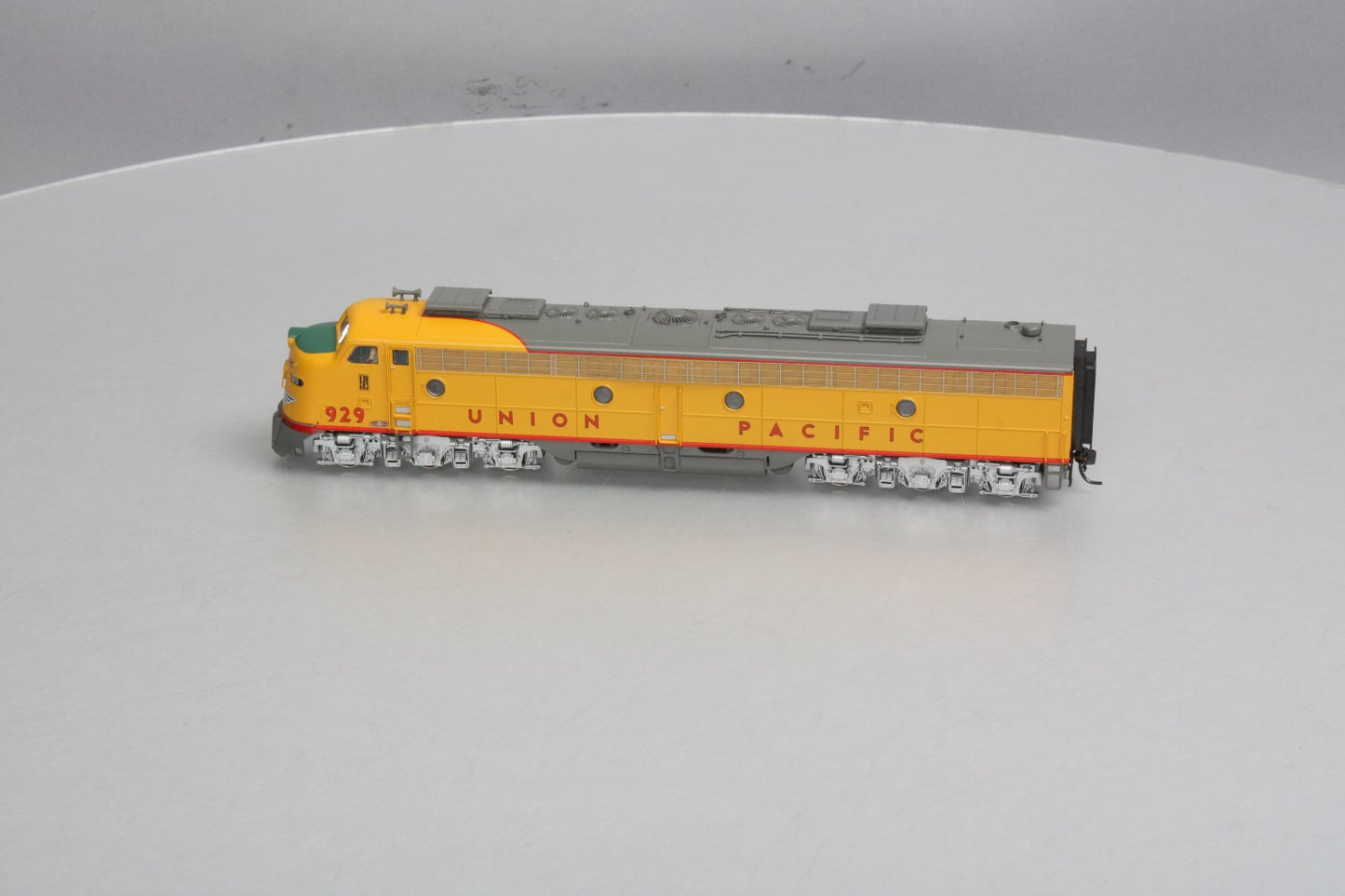 Broadway Limited 463 HO Union Pacific EMD E8A Diesel Locomotive w/Sound #929