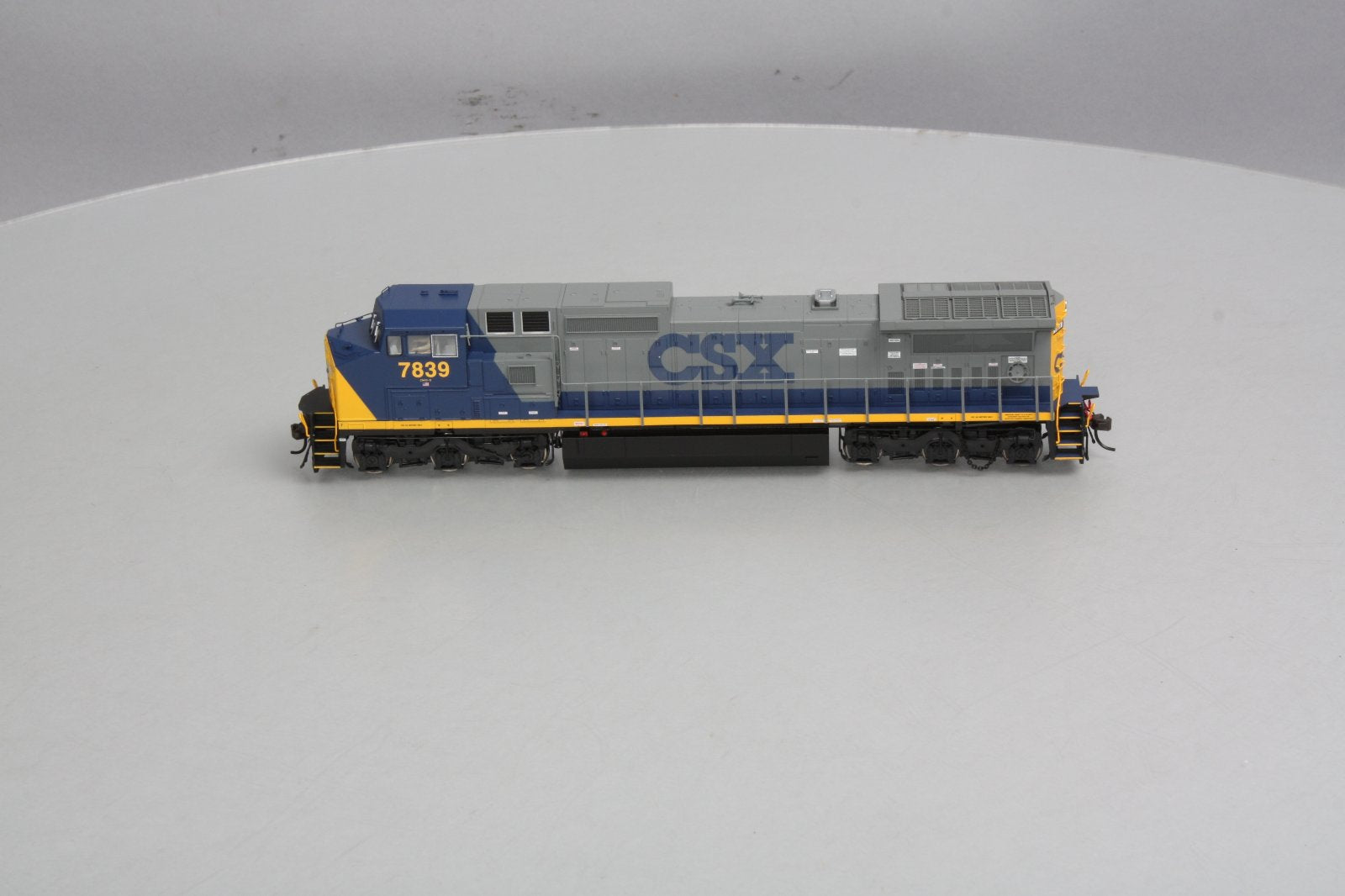 Atlas 9613 HO CSX Master Series Gold GE Dash 8-40CW #7839 w/DCC, Sound