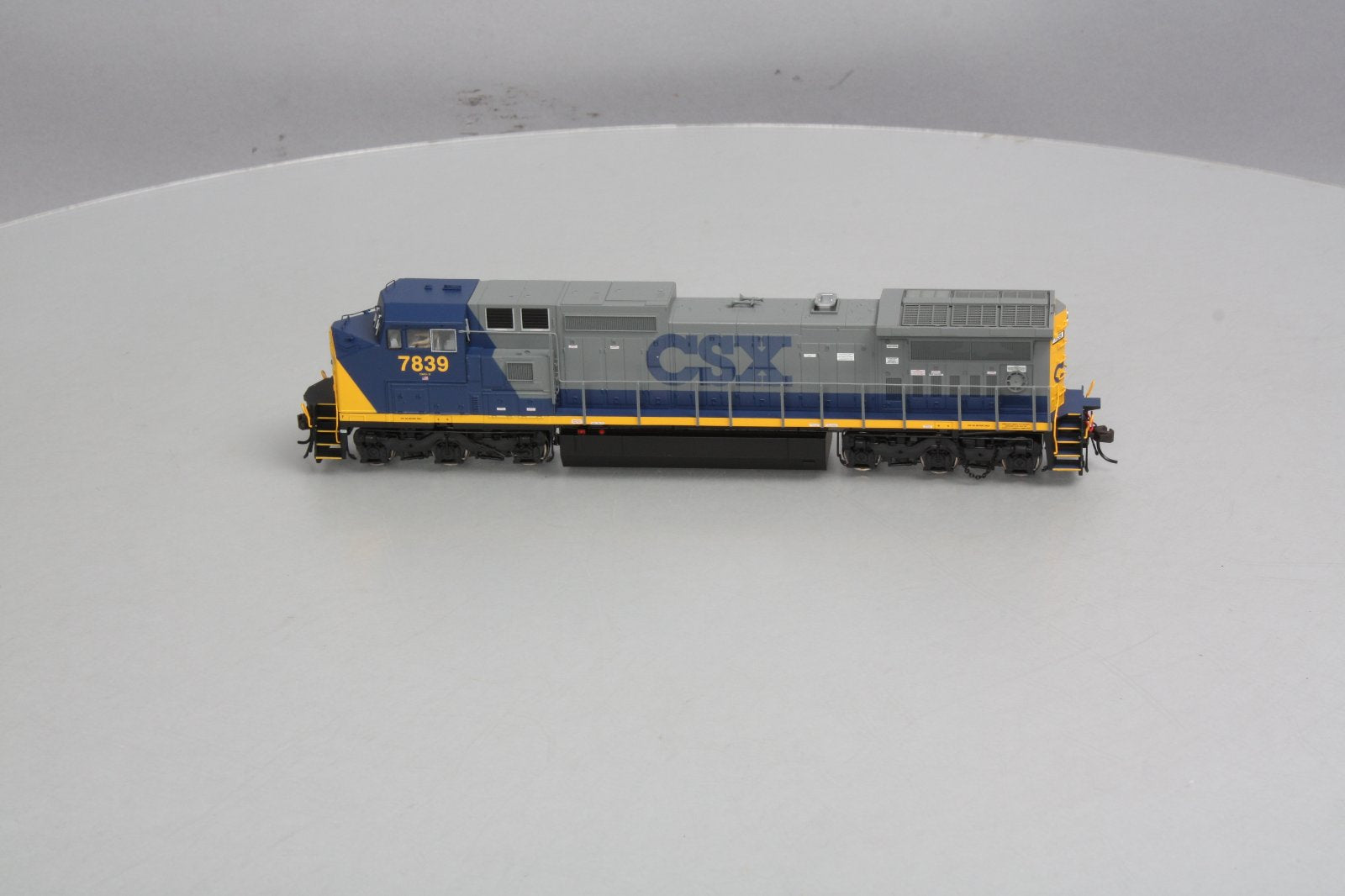 Atlas 9613 HO CSX Master Series Gold GE Dash 8-40CW #7839 w/DCC, Sound