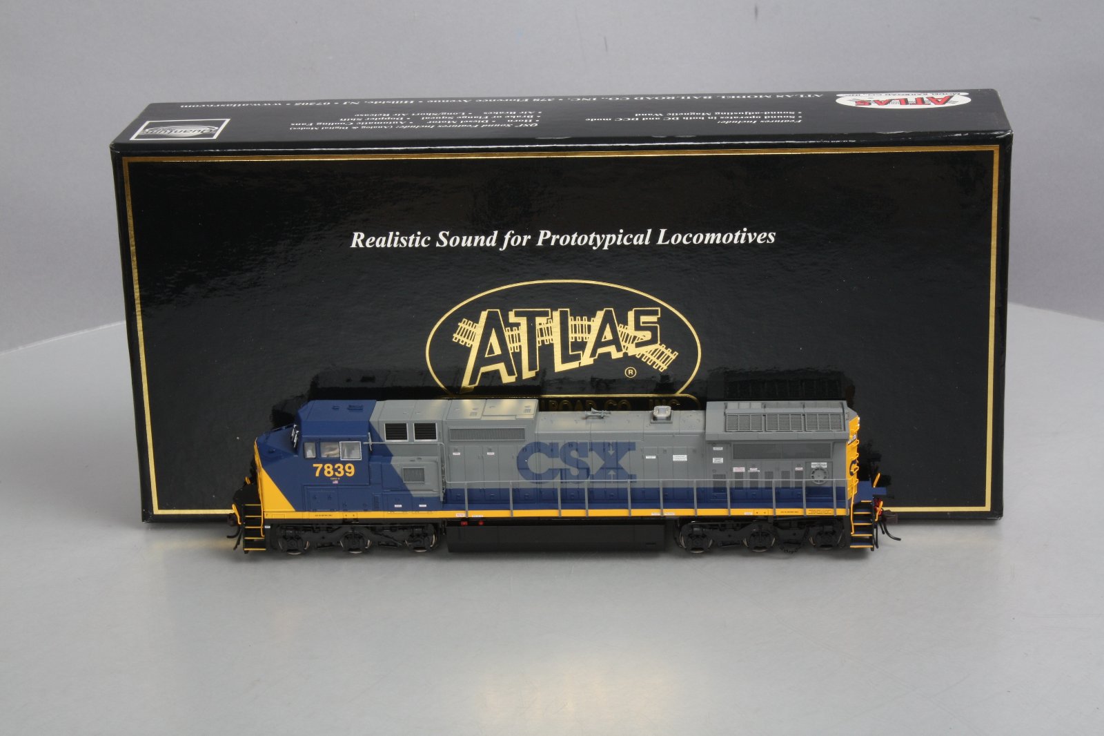 Atlas 9613 HO CSX Master Series Gold GE Dash 8-40CW #7839 w/DCC, Sound