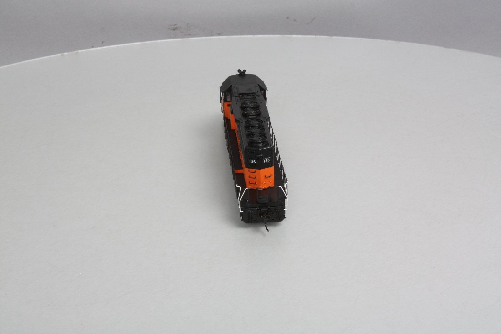 Broadway Limited 5011 HO MILW EMD SD40-2 Low Hood Diesel Locomotive w/Sound #136