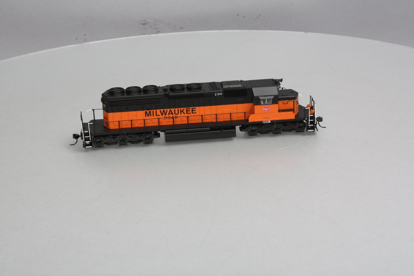 Broadway Limited 5011 HO MILW EMD SD40-2 Low Hood Diesel Locomotive w/Sound #136