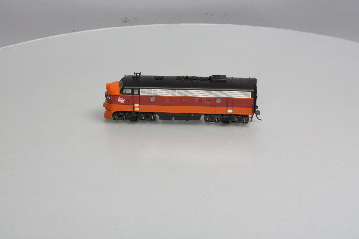 InterMountain 49075S HO Milwaukee Road F-7A Unit Diesel Locomotive with Sound