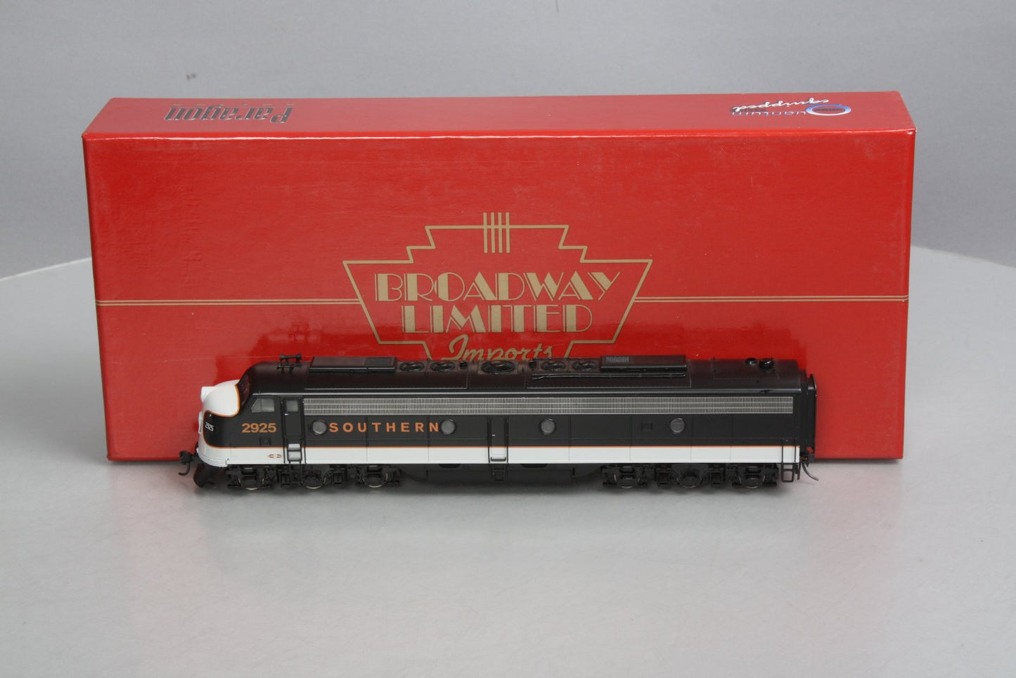 Broadway Limited 461 HO Southern EMD E-8A Unit Diesel Locomotive #2925