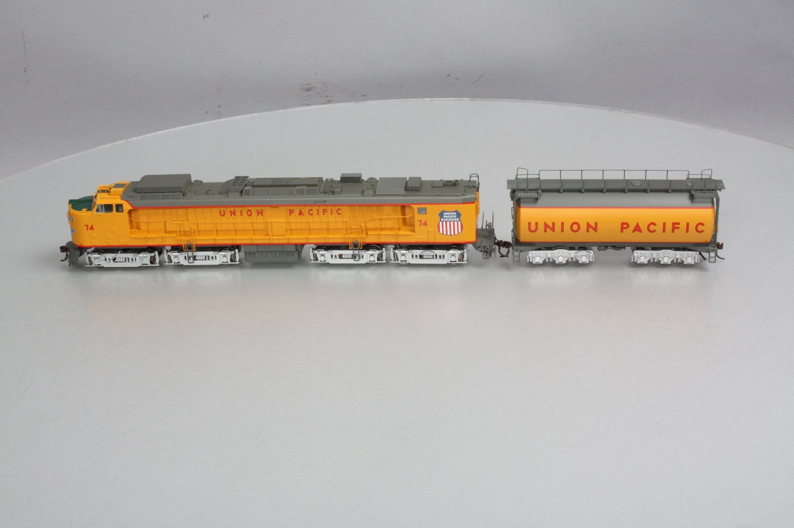 Athearn 88669 HO Union Pacific Veranda Gas Turbine Diesel Loco W/Tender # 74