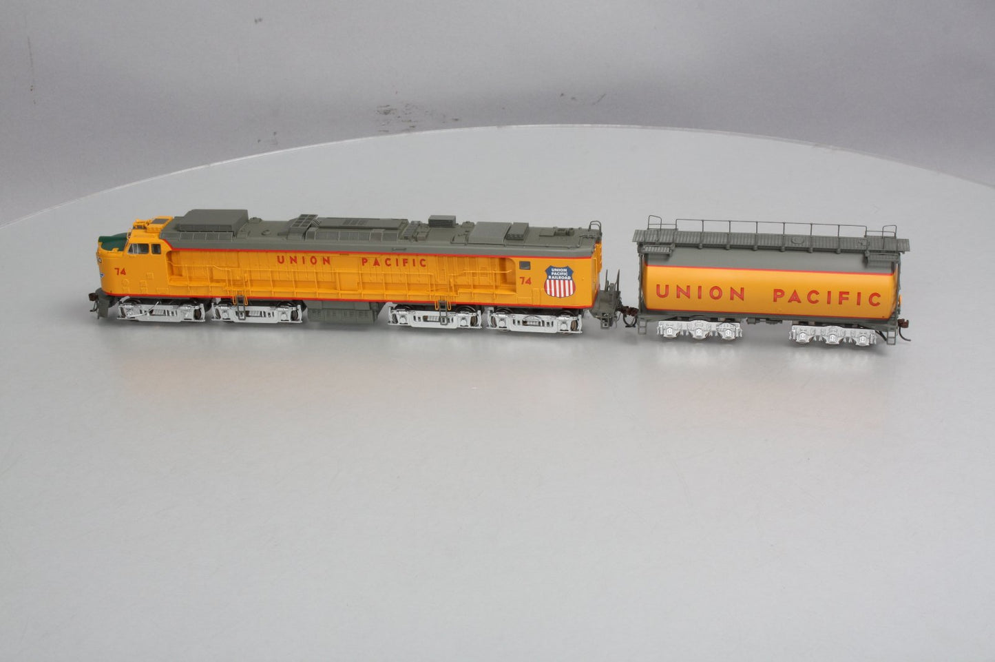 Athearn 88669 HO Union Pacific Veranda Gas Turbine Diesel Loco W/Tender # 74