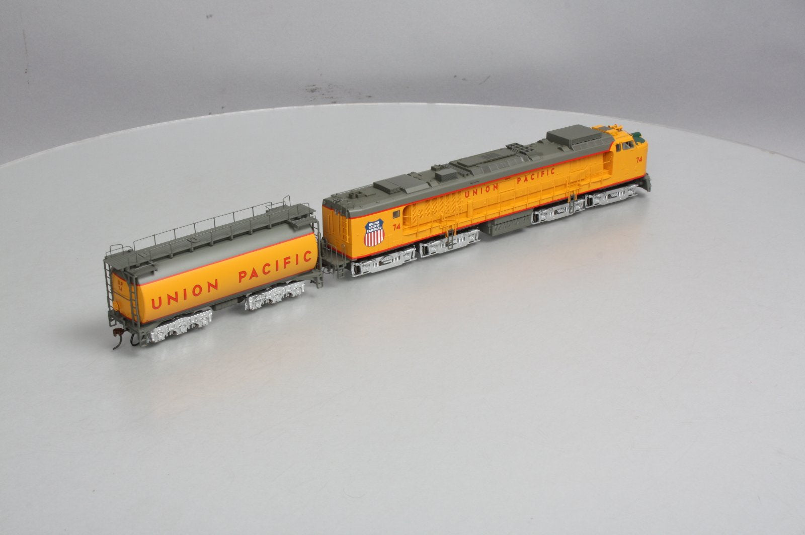 Athearn 88669 HO Union Pacific Veranda Gas Turbine Diesel Loco W/Tender # 74