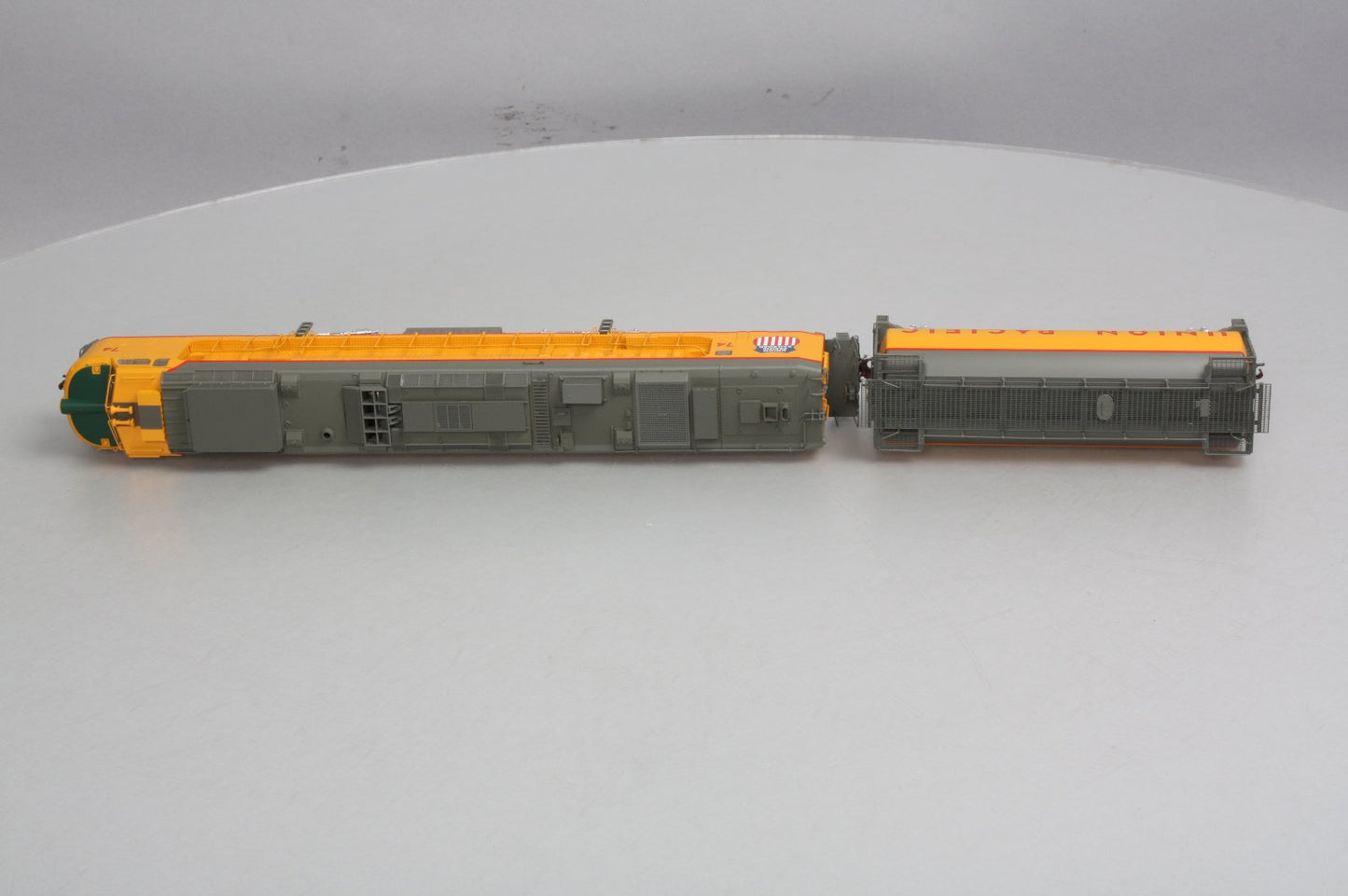 Athearn 88669 HO Union Pacific Veranda Gas Turbine Diesel Loco W/Tender # 74