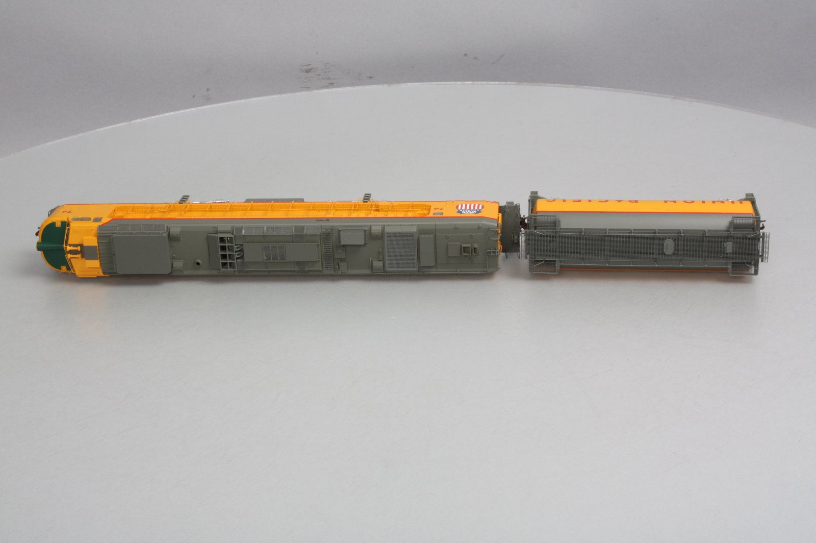 Athearn 88669 HO Union Pacific Veranda Gas Turbine Diesel Loco W/Tender # 74