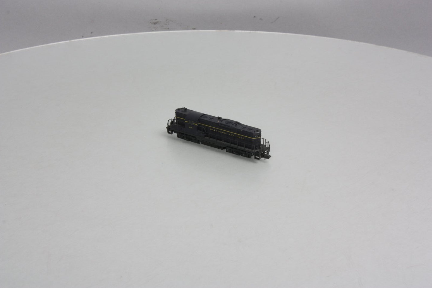 Atlas 4431 N Baltimore & Ohio RS-3 Diesel Locomotive #676