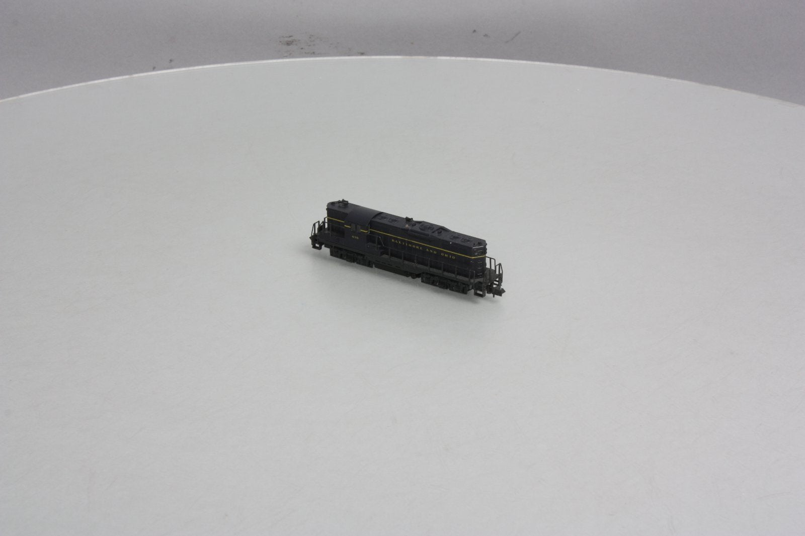 Atlas 4431 N Baltimore & Ohio RS-3 Diesel Locomotive #676