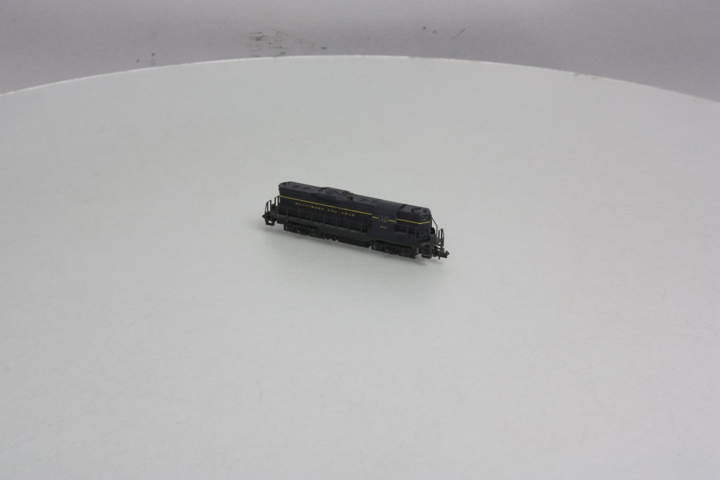Atlas 4431 N Baltimore & Ohio RS-3 Diesel Locomotive #676