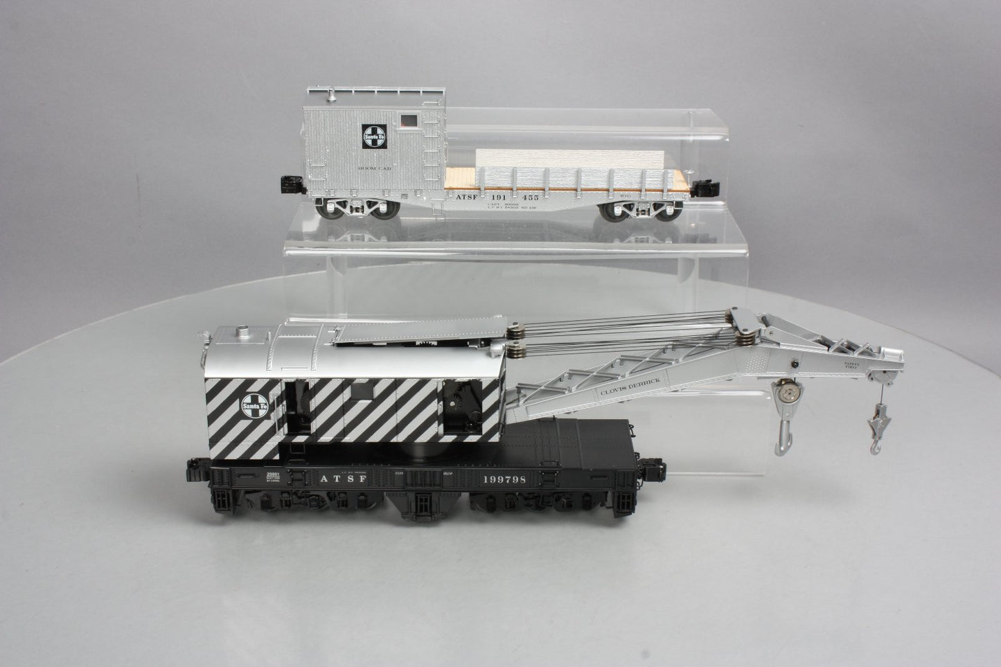 Lionel 6-31782 O Gauge Santa Fe Command Control Crane & Boom Car Set
