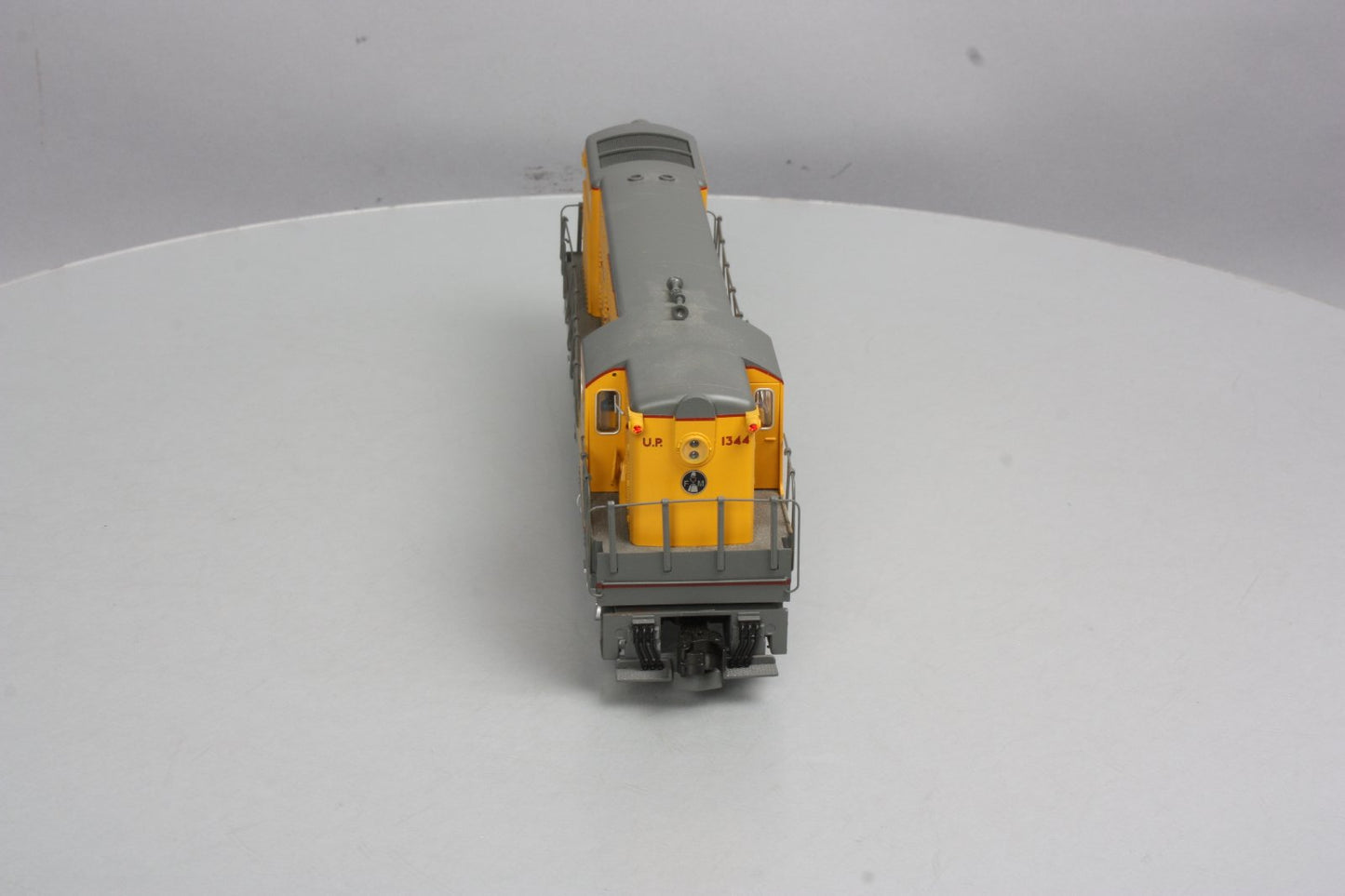 Lionel 6-38443 Union Pacific FM H16-44 Non-Powered Diesel Locomotive #1344